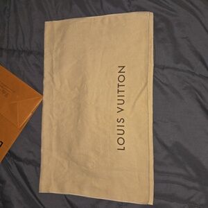 LV flap dustbag